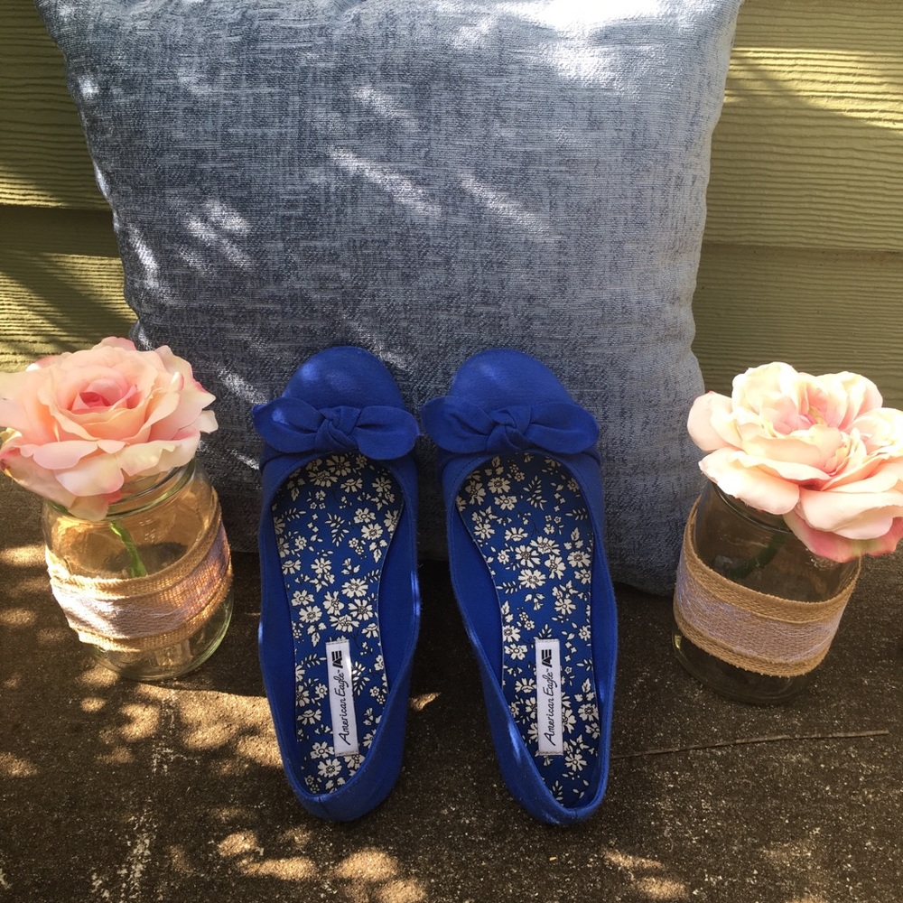 AMERICAN EAGLE size 9 and a half blue flats shoes